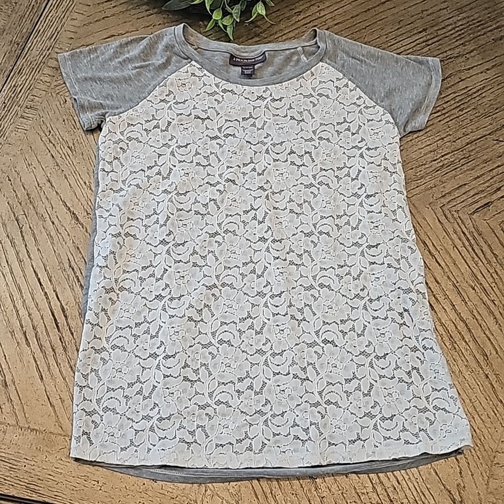 A Pea In The Pod gray and white lace shirt size S